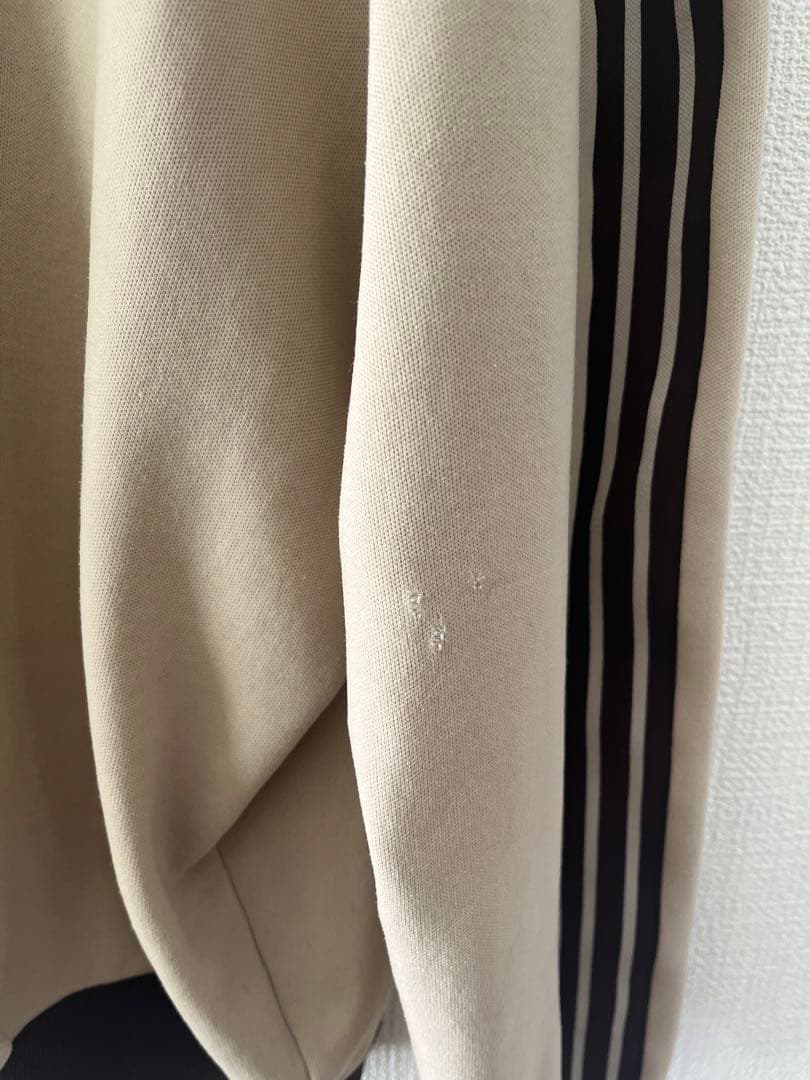 在原みゆ紀　adidas80’sデサント ジャージ ベージュ ブラウン