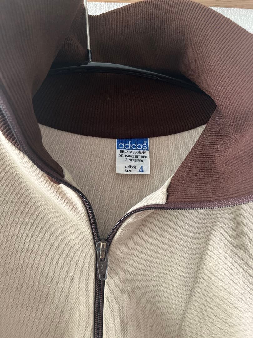 在原みゆ紀　adidas80’sデサント ジャージ ベージュ ブラウン