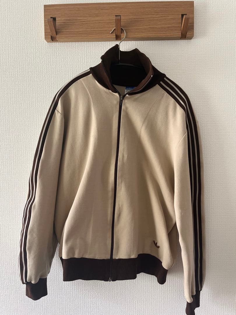 在原みゆ紀　adidas80’sデサント ジャージ ベージュ ブラウン