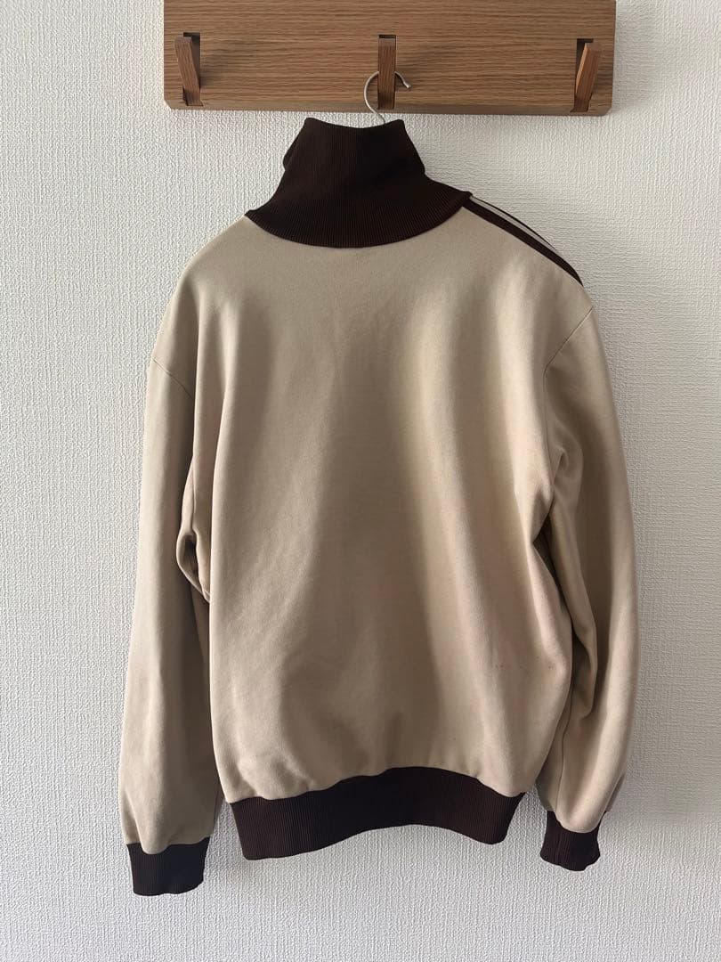 在原みゆ紀　adidas80’sデサント ジャージ ベージュ ブラウン