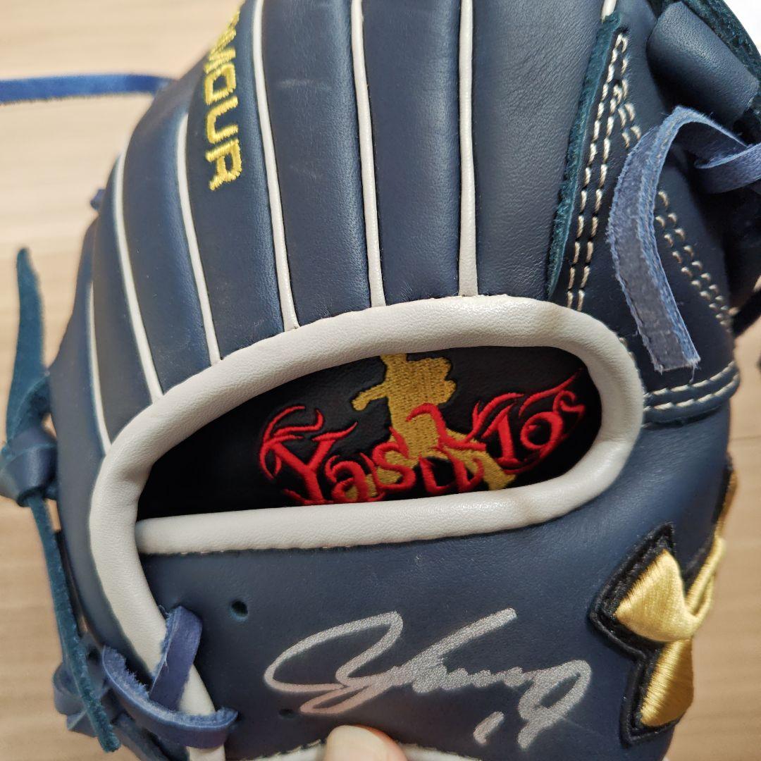 ひろき 山崎康晃Under Armour 野球グローブ ネイビー