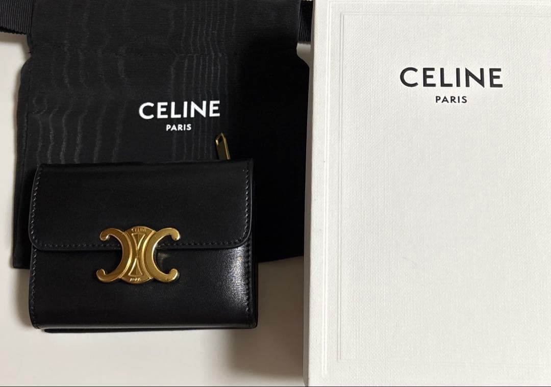 おと♡ページ　CELINE コンパクトウォレット トリオンフ　三つ折り財布