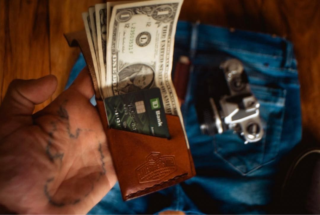 ブラウンレザー マネークリップ　海外製