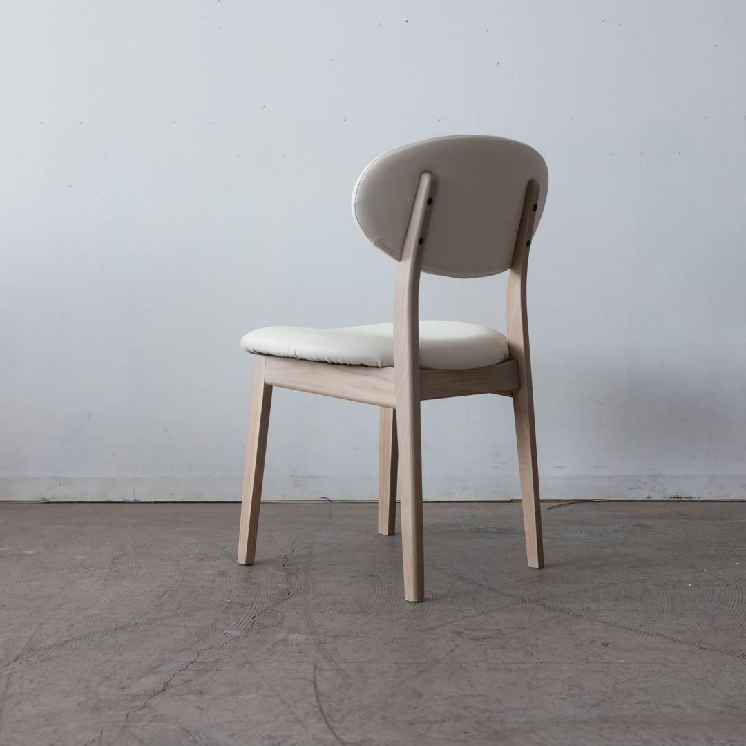 くろ　ダイニングチェア アッシュ材　ホワイトウォッシュ色