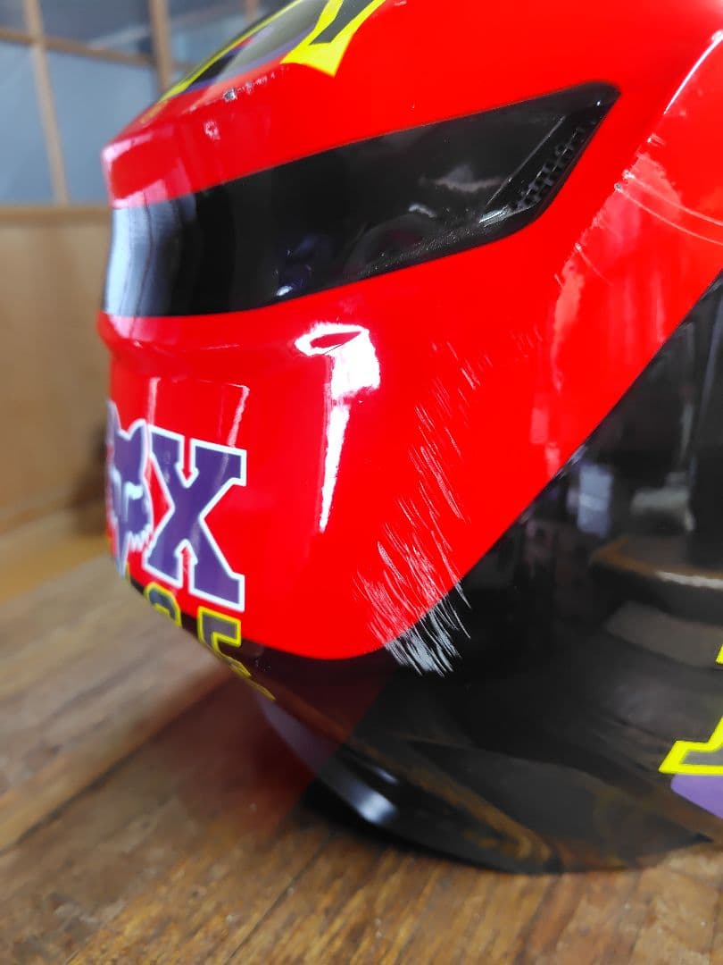 （XL61〜62cm）FOX V1 ヘルメット　バーブドワイヤー 傷あり