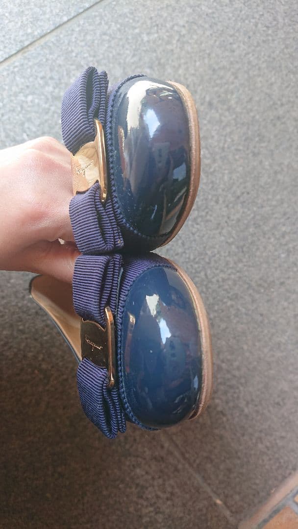 フェラガモ バレエシューズ