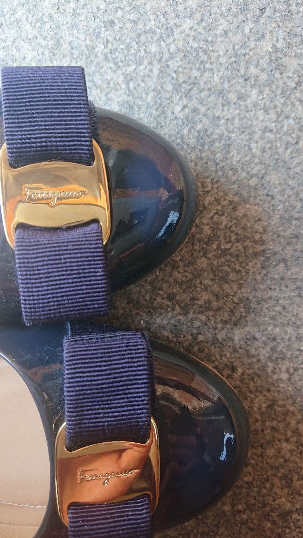 フェラガモ バレエシューズ