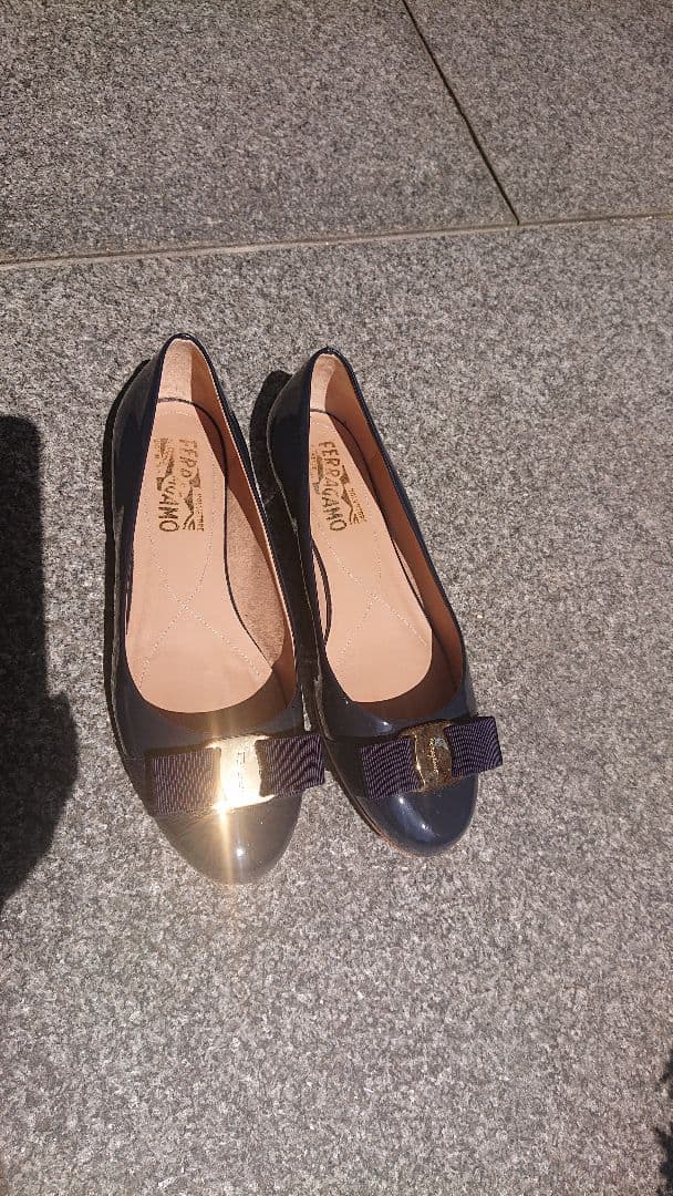 フェラガモ バレエシューズ