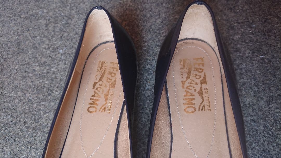 フェラガモ バレエシューズ
