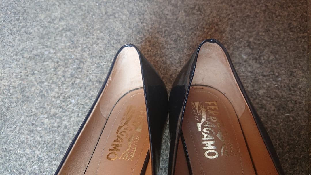 フェラガモ バレエシューズ