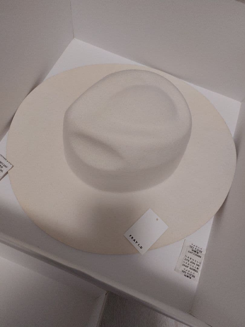 ラビットファー100％　白ハット