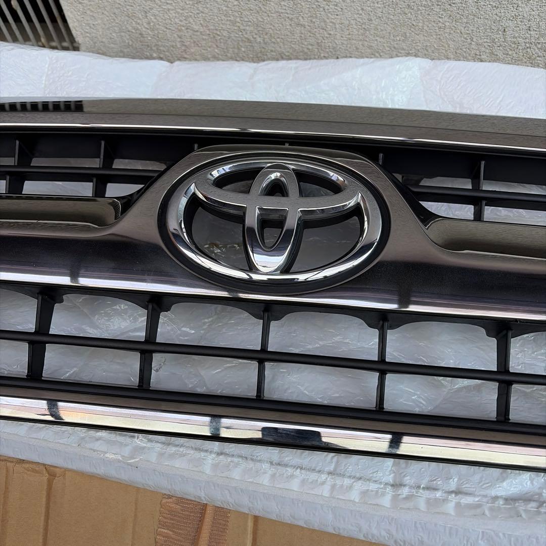 215 ハイラックスサーフ 後期 純正グリル