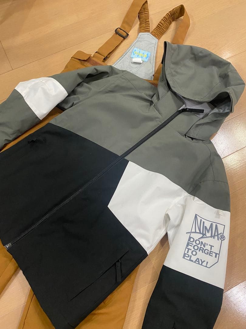 土日限定値下げ中！ 美品！nima スキーウェア 子供用 160