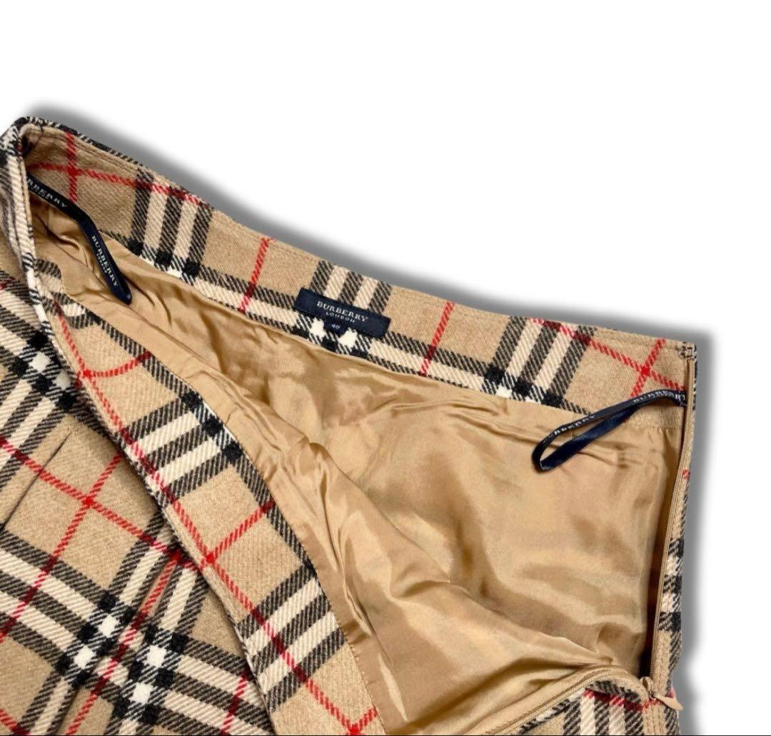 Burberry チェック柄 プリーツスカート