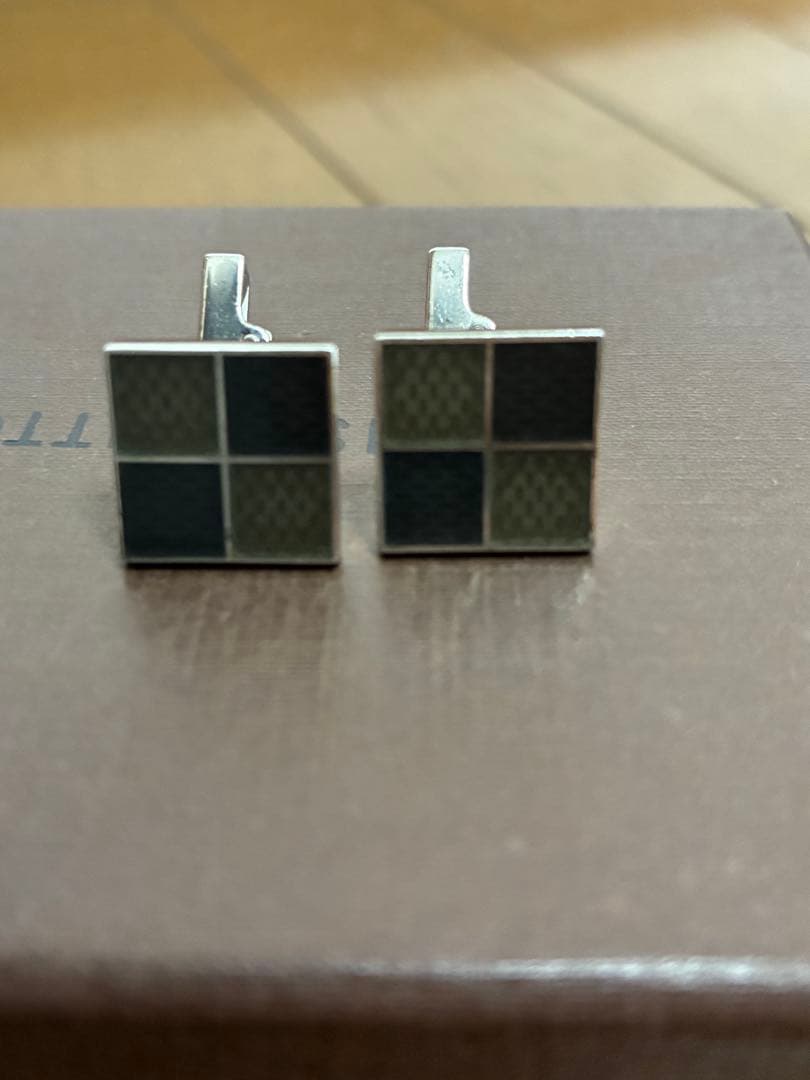 LOUIS VUITTON カフス