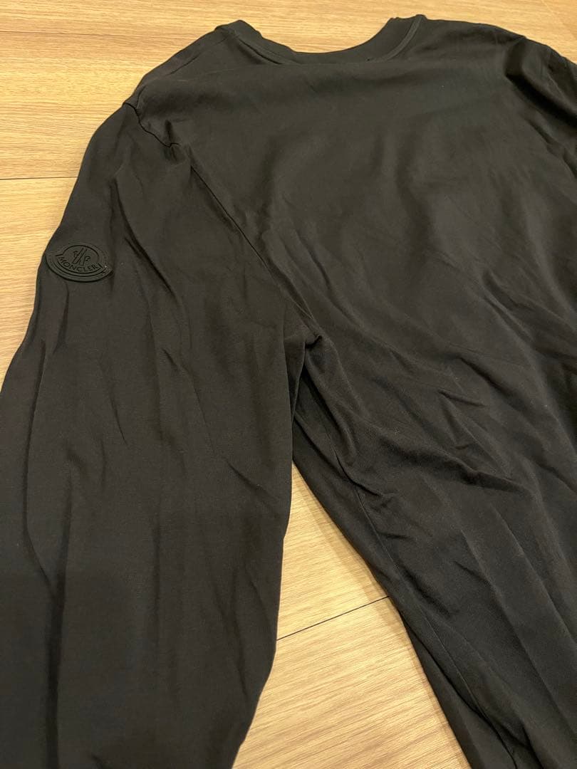 モンクレール　黒 長袖カットソー