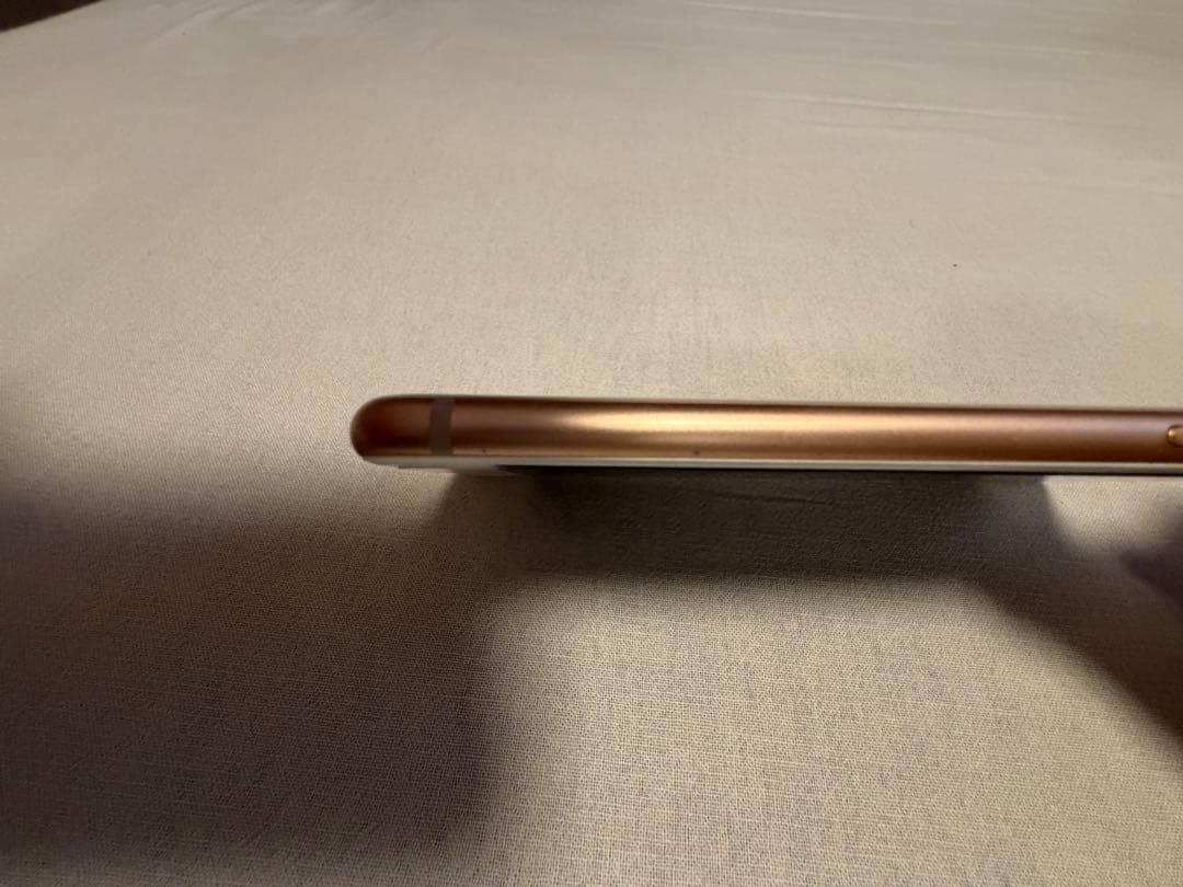 iPhone8 ゴールド　64GB SIMフリー　本体、箱、充電ケーブルあり