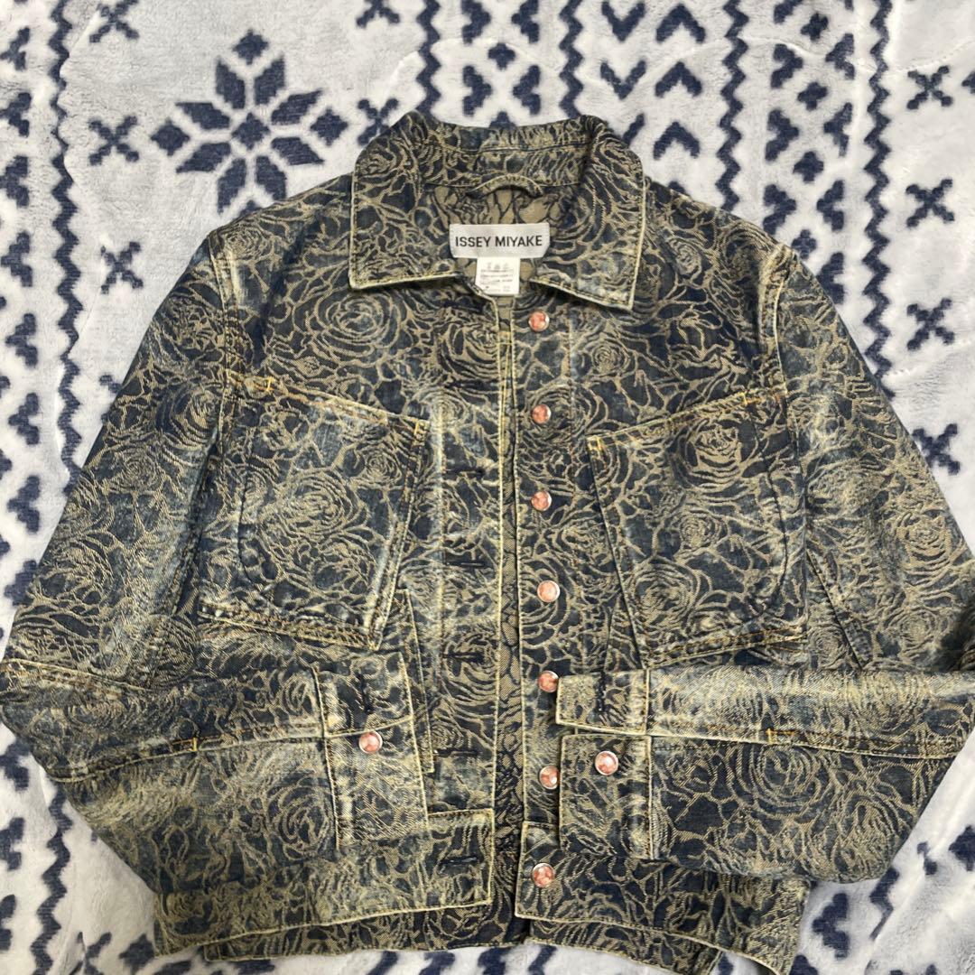 美品　ISSEY MIYAKE 花柄デニムジャケット