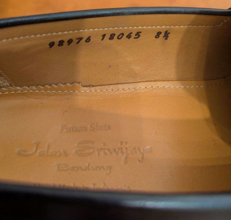 り*ん様 美品 Jalan Sriwijaya ビットローファー ブラック 98