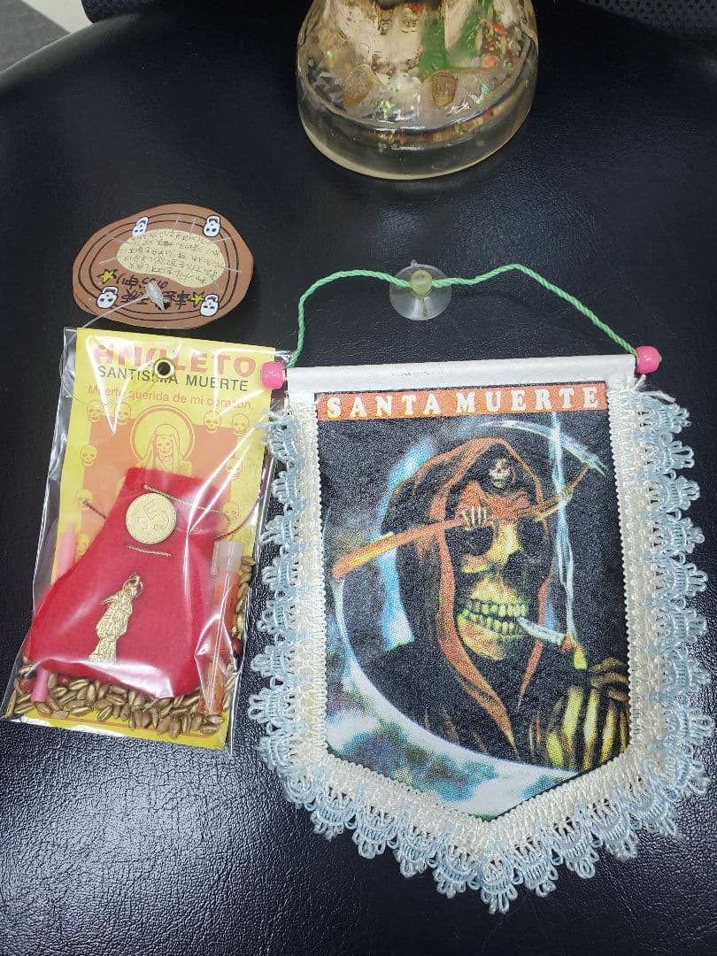 ギャングの神様　ビンテージサンタムエルテ像