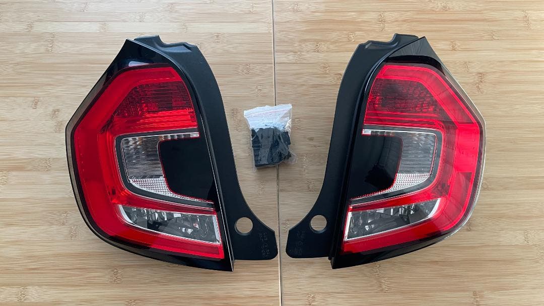 トゥインゴ LEDテールランプ 後期型 バックランプ2灯化