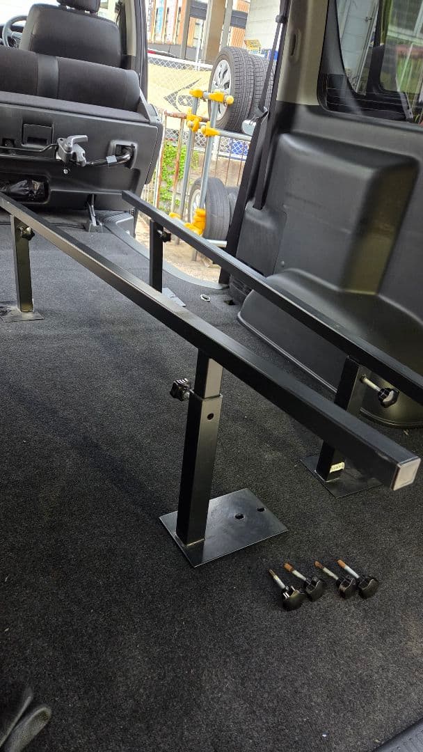 200系ハイエース　ベッドキット フレーム　高さ調整可能