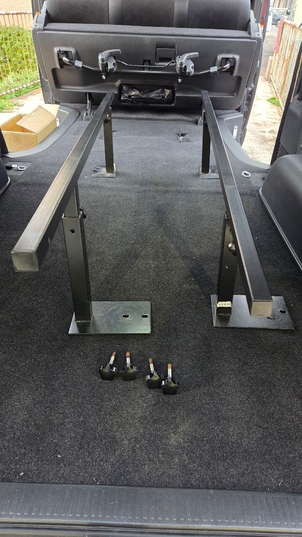 200系ハイエース　ベッドキット フレーム　高さ調整可能