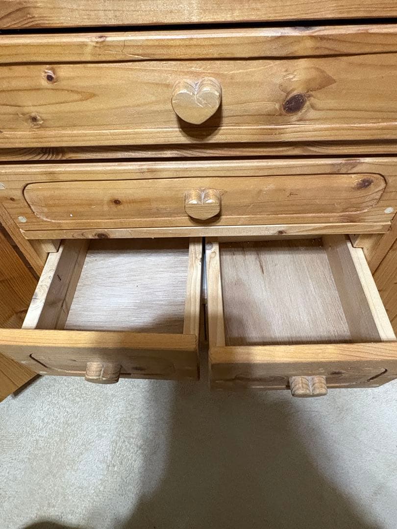 カントリー家具　ハート　キャビネット