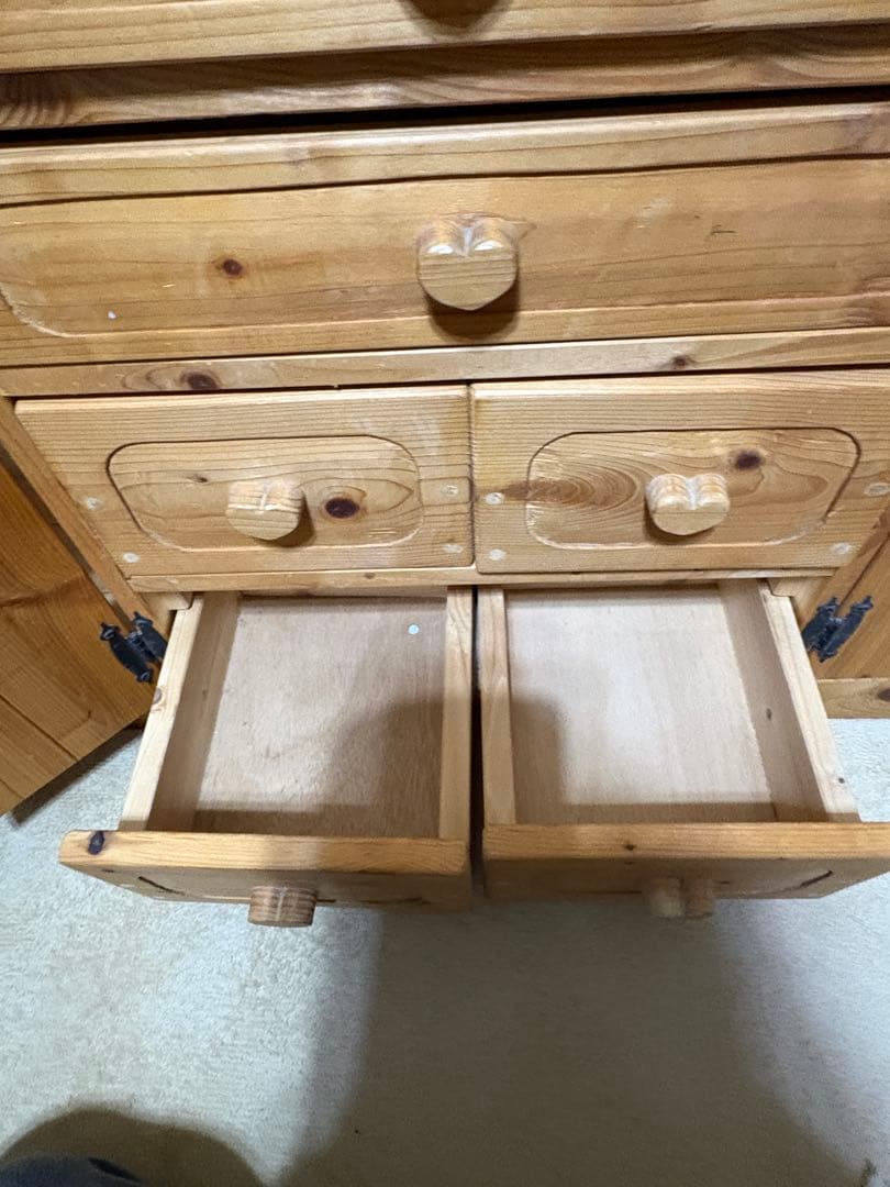 カントリー家具　ハート　キャビネット