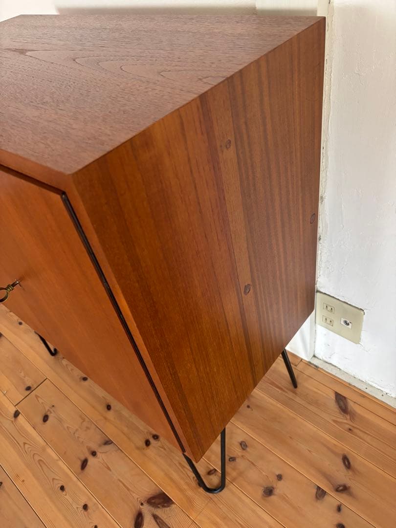 北欧ヴィンテージ　チーク　キャビネット