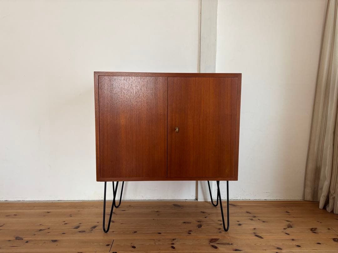 北欧ヴィンテージ　チーク　キャビネット