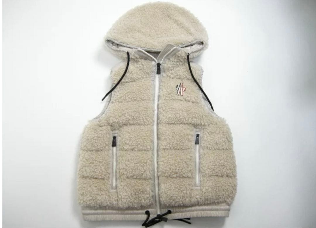 ¨*̮様 Moncler ダウンベスト フード付き