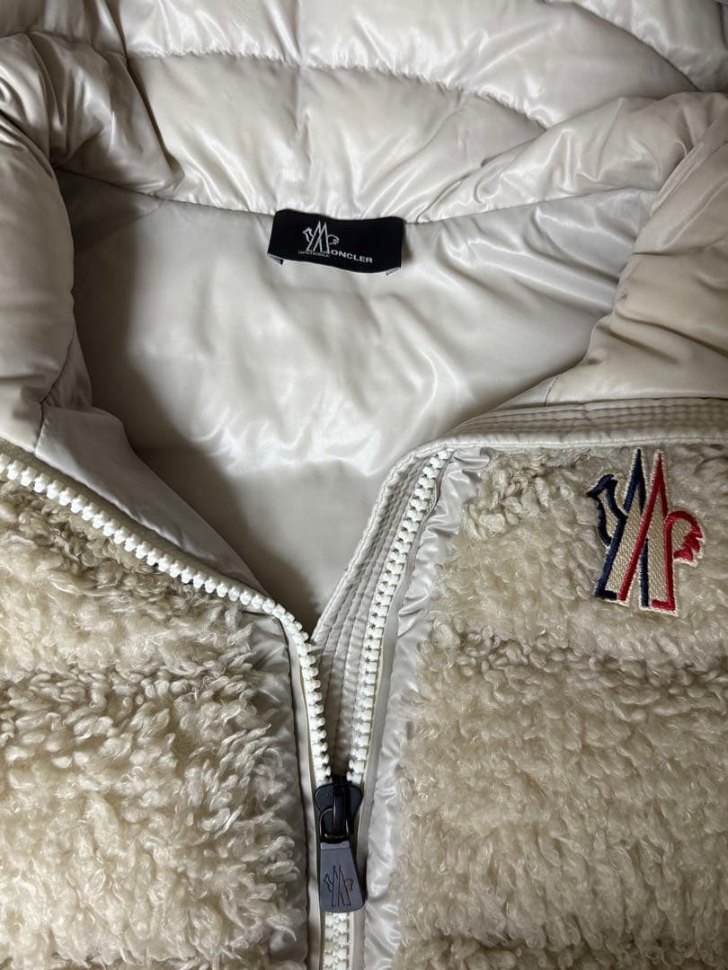 ¨*̮様 Moncler ダウンベスト フード付き