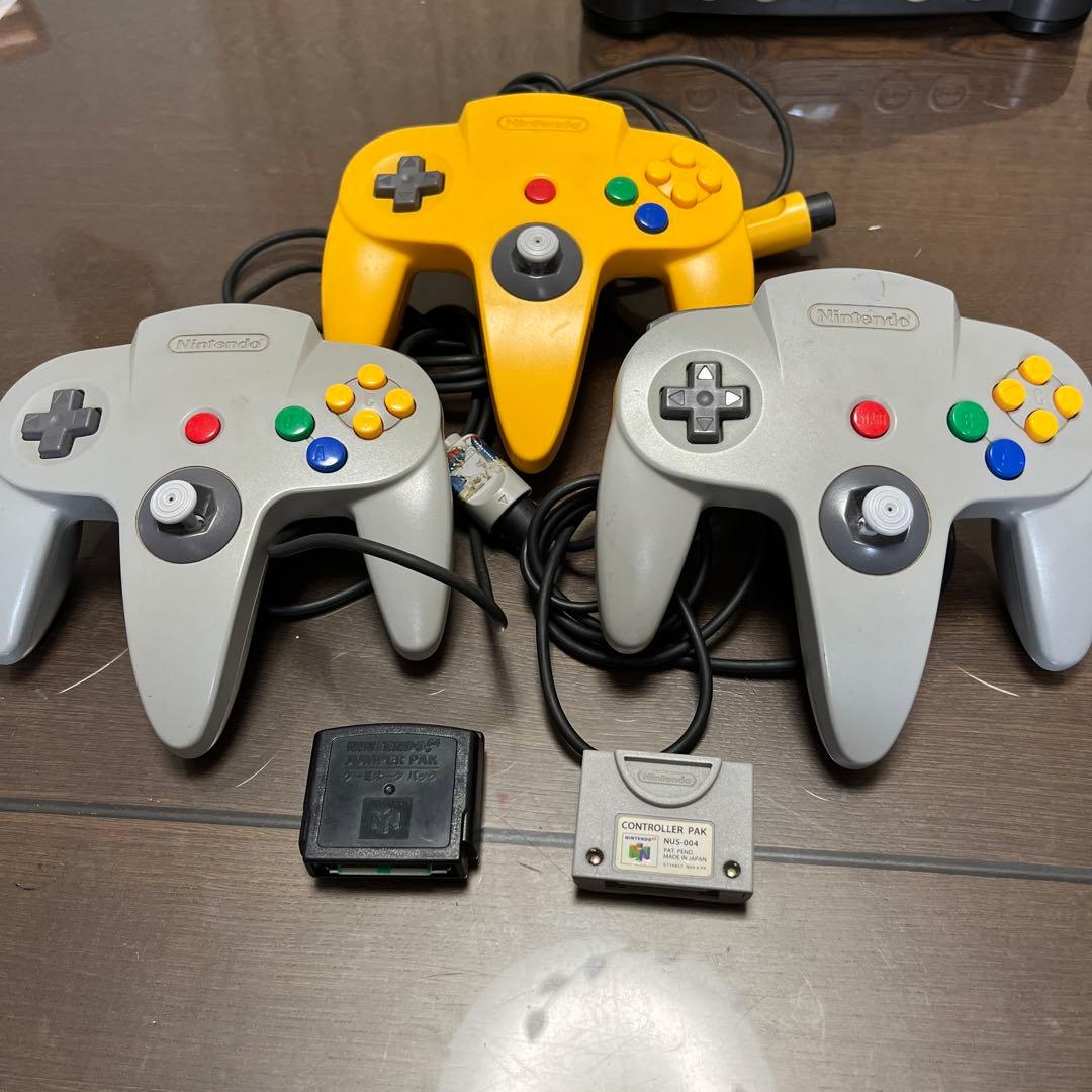 NINTENDO 64 コントローラー３つ　カセット9個