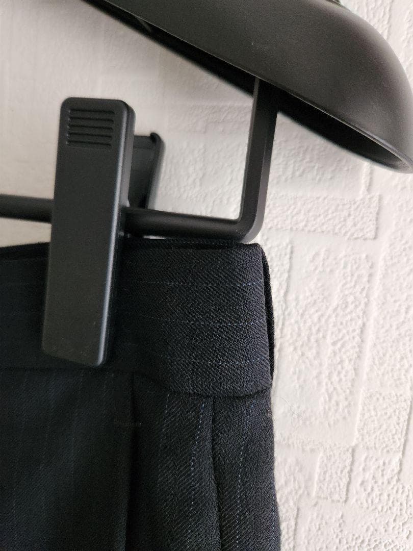 インアンドヤン　メンズ　スーツ　スリーピース　濃紺　ストライプ