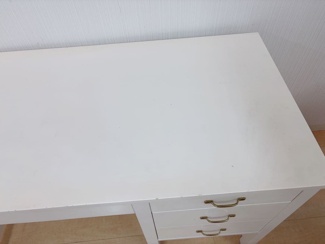 ホワイト木製デスク 3引き出し付き