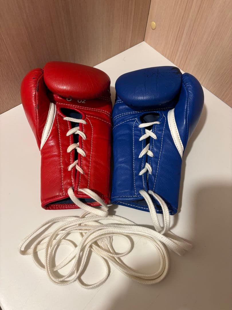 Winning ボクシンググローブ 8オンス　赤 青