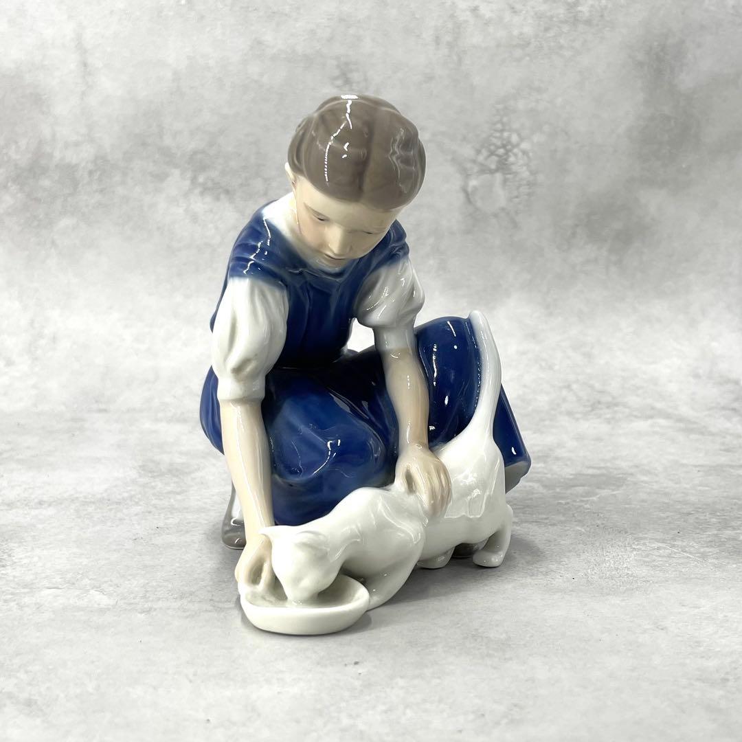 【美品】ロイヤルコペンハーゲン ミルクを与える少女 ビングオーグレンダール 北欧