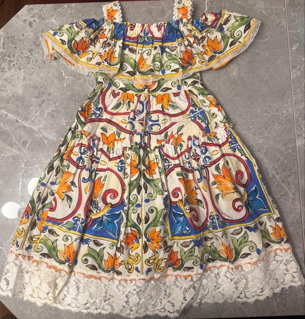ドルチェアンドガッバーナ　キッズ　花柄ワンピース　レース