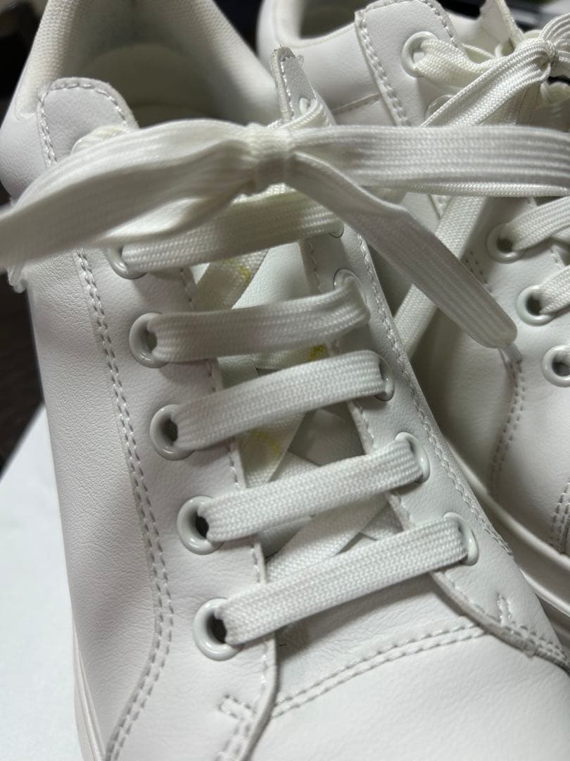 鈴木亜美 ホワイト 厚底 スニーカー