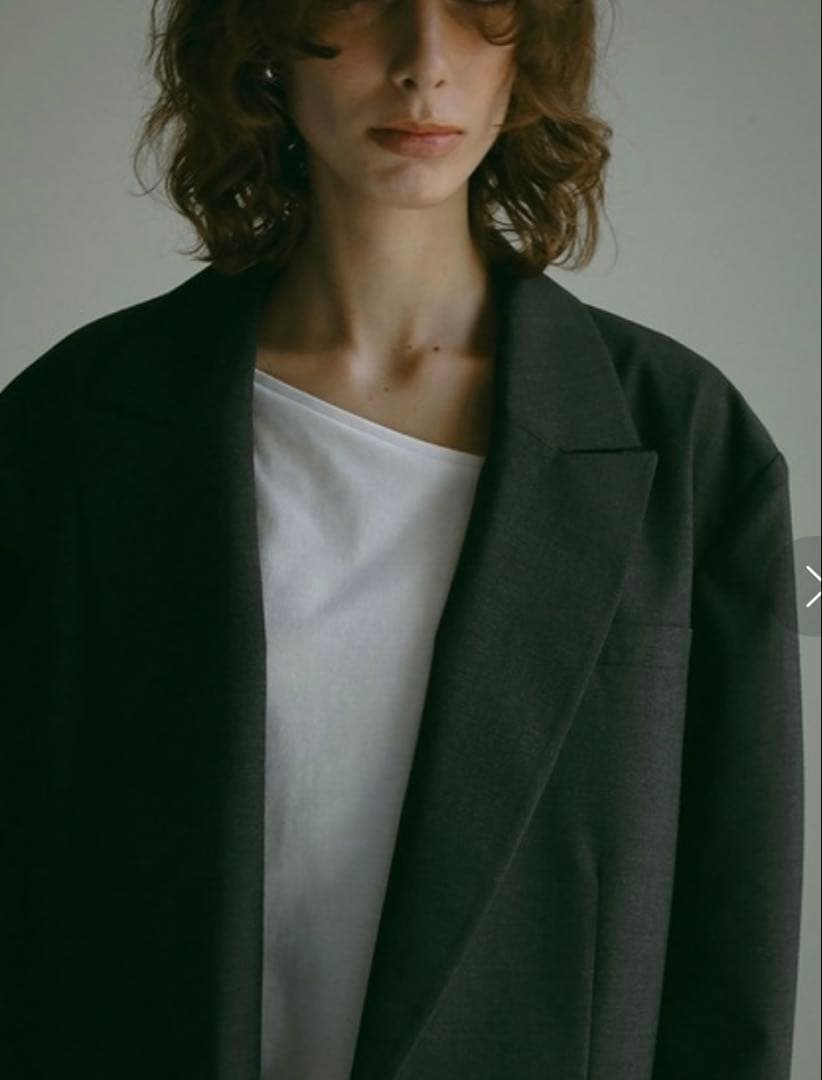 HER. ボックスオーバージャケット