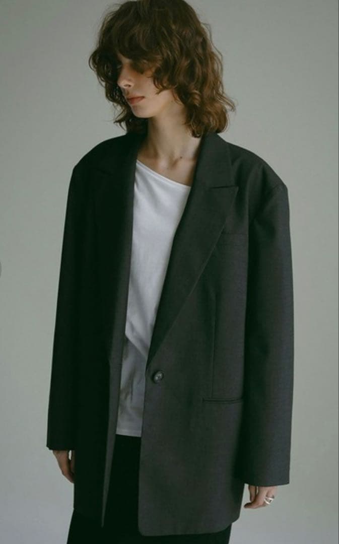 HER. ボックスオーバージャケット