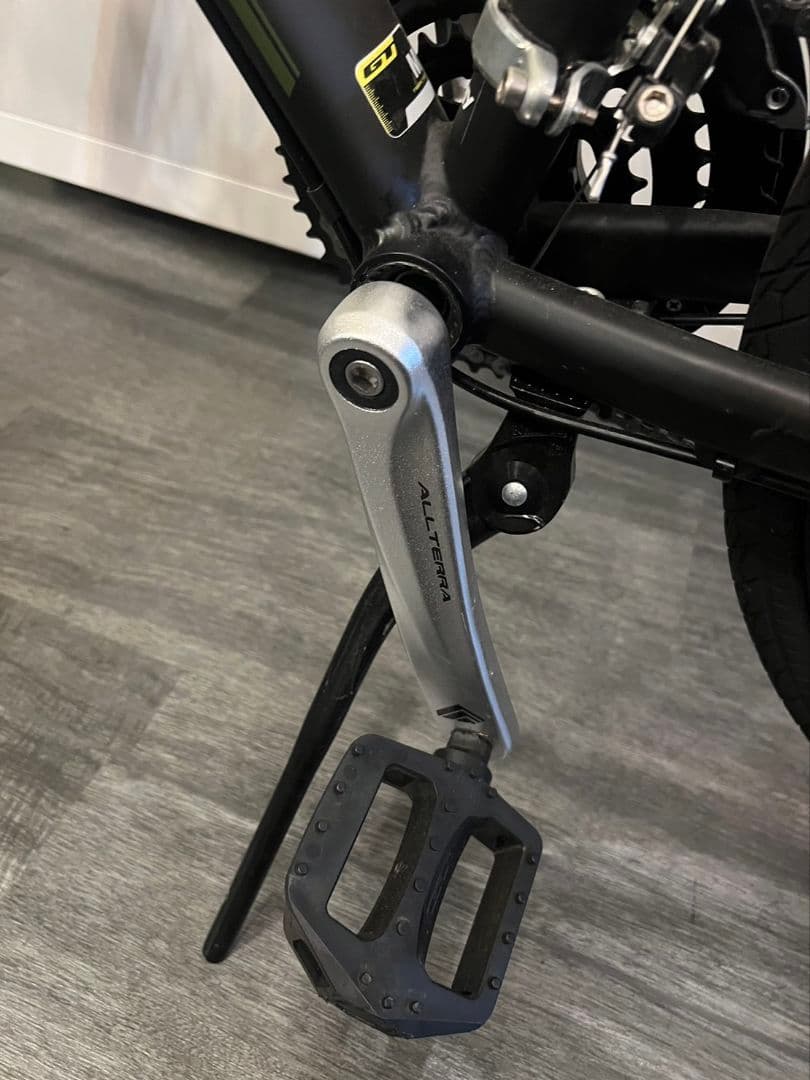 GT トラフィック クロスバイク