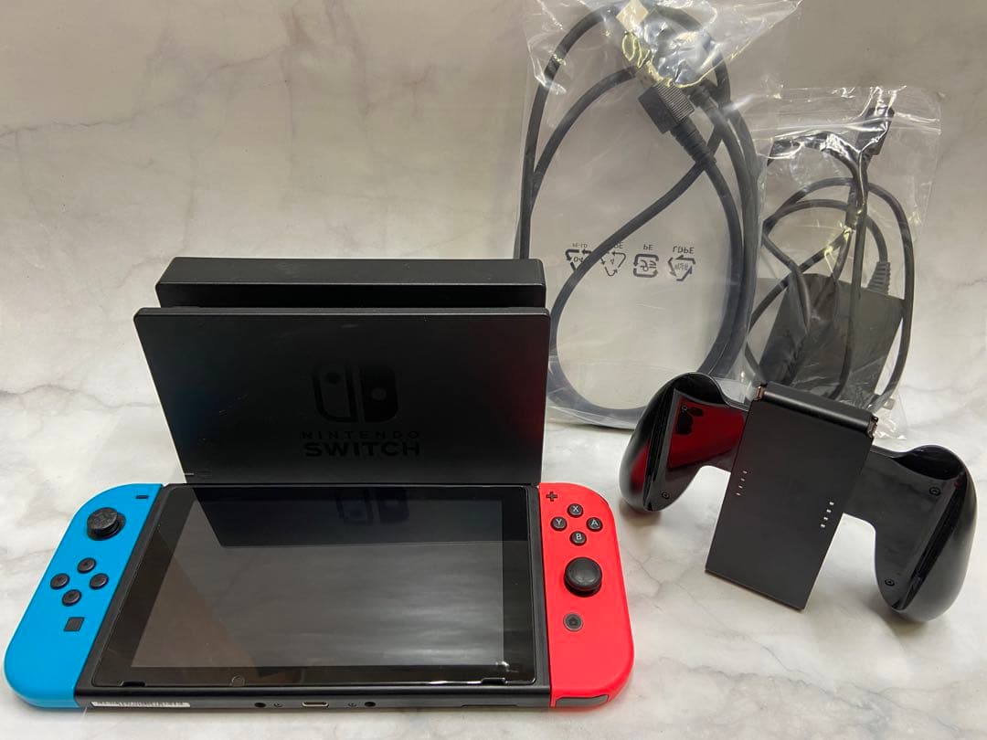 任天堂 Nintendo Switch 2018 HAC-1 本体&充電器セット