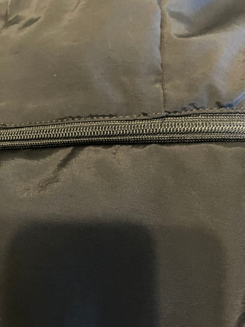 インゲボルグ　ファー付きブラックダウンベスト