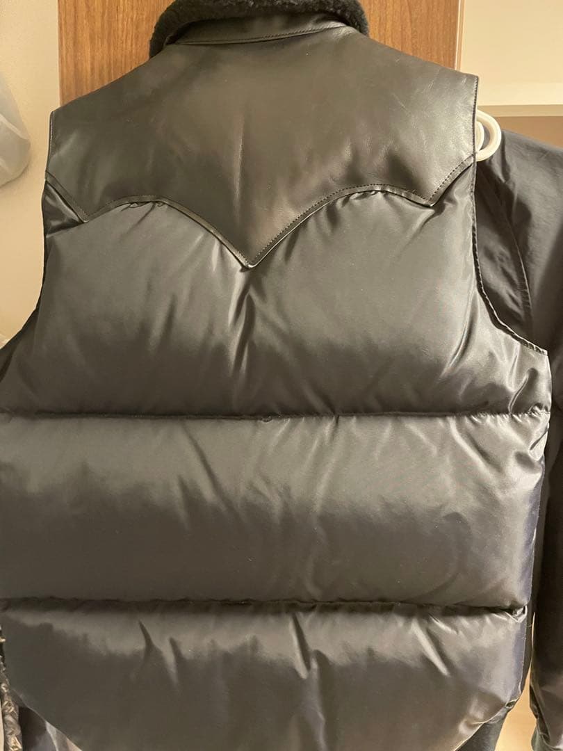 【美品】ロッキーマウンテンダウンベスト黒 38