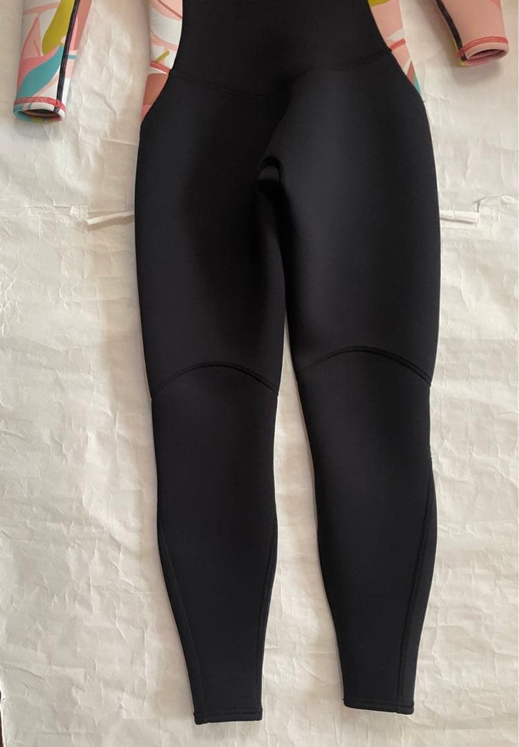 新品 ROXY ロキシー ウェットスーツ フルスーツ 2.5mm/2mm S