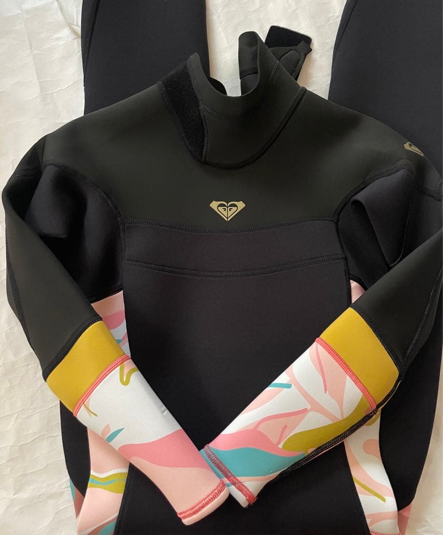 新品 ROXY ロキシー ウェットスーツ フルスーツ 2.5mm/2mm S