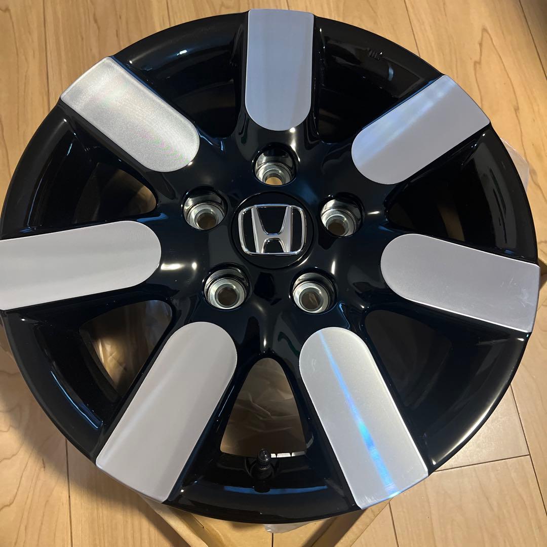 新型フリードAIR 純正ホイール15インチ4本