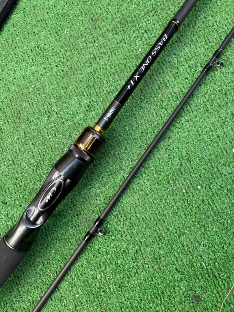 BASS ONE XT バスロッド カーボン製　バスワン